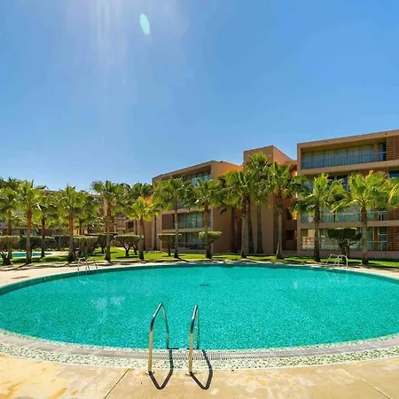 Salgados House 2-bedroom & 7 Pools
