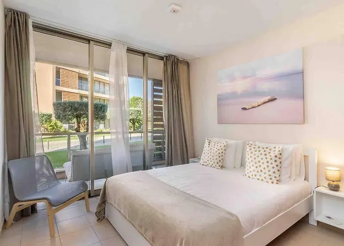 Salgados House 2-bedroom & 7 Pools 아파트