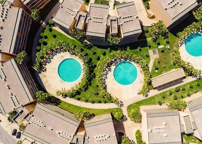 아파트 Salgados House 2-bedroom & 7 Pools 기아