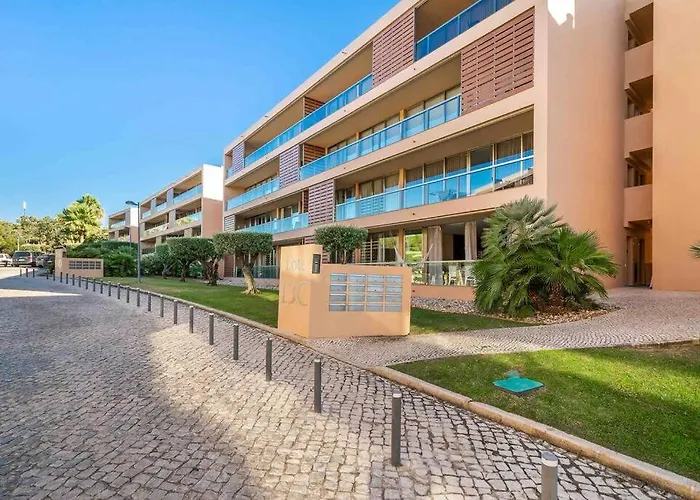 Salgados House 2-bedroom & 7 Pools *