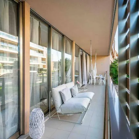 Salgados House 2-bedroom & 7 Pools גיאה