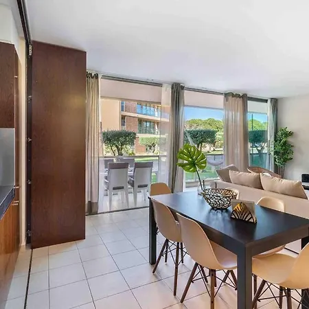 דירה Salgados House 2-bedroom & 7 Pools גיאה