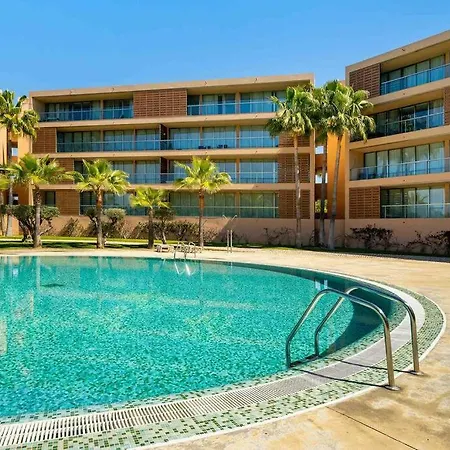 דירה Salgados House 2-bedroom & 7 Pools גיאה